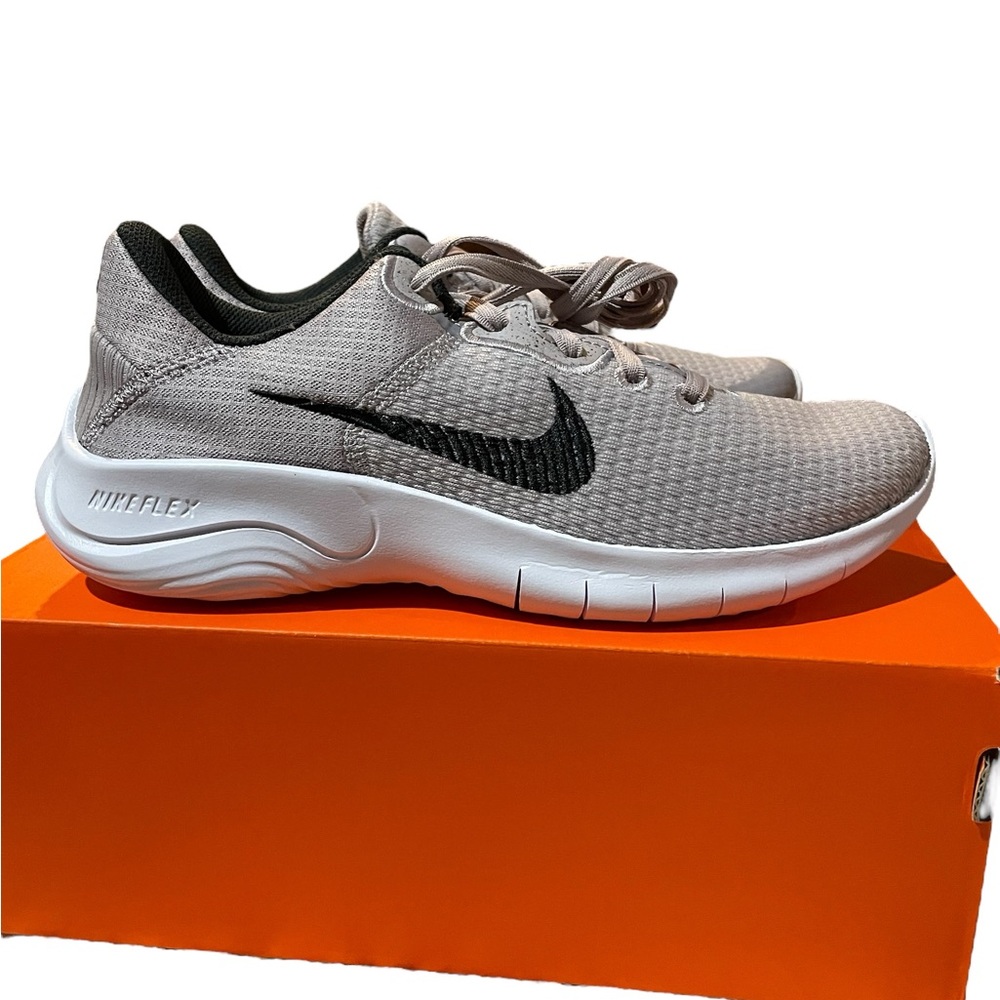 Nike Women's Gray and Black Athletic Shoes - Picture 2 of 7
